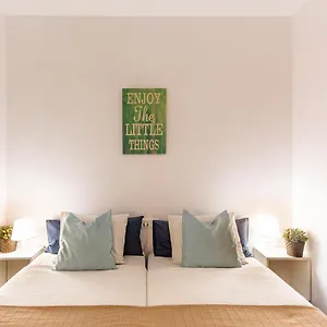 https://andaluz-apartments-toboso.hotelsinnerja.org